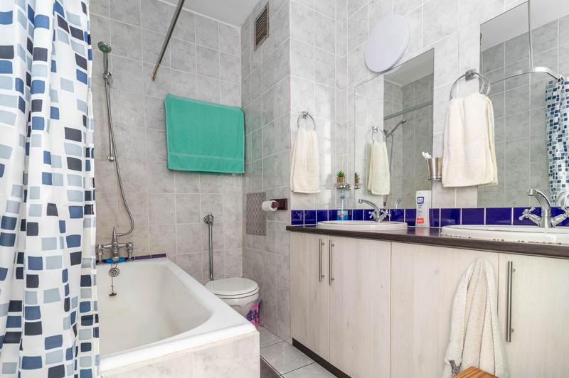 To Let 1 Bedroom Property for Rent in Loevenstein Western Cape
